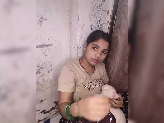 Tunnidelhi live cam on BongaCams
