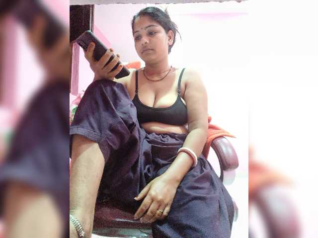 Tunnidelhi live cam on BongaCams