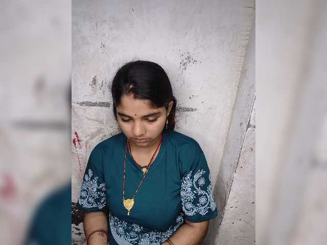 Tunnidelhi live cam on BongaCams