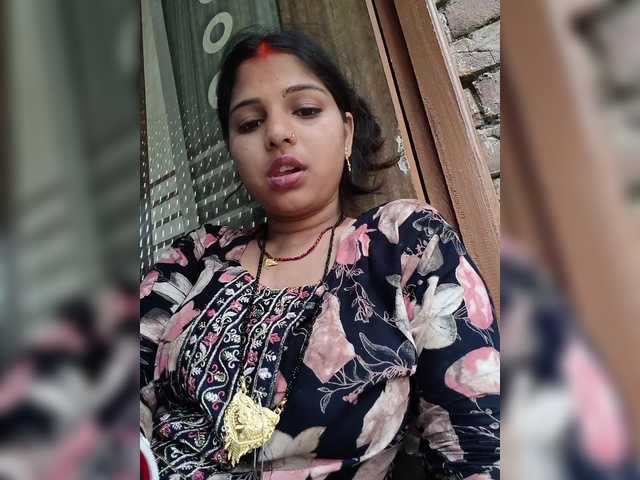 Tunnidelhi live cam on BongaCams