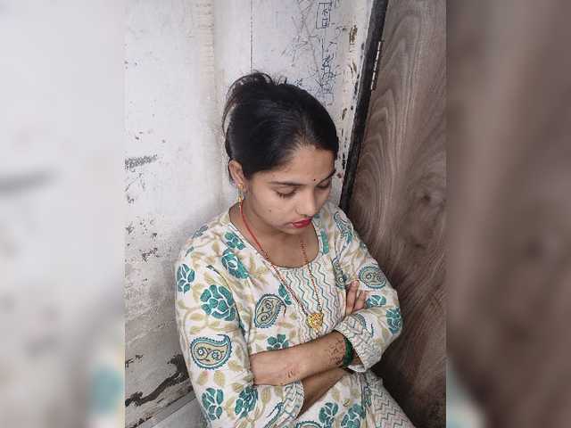 Tunnidelhi live cam on BongaCams
