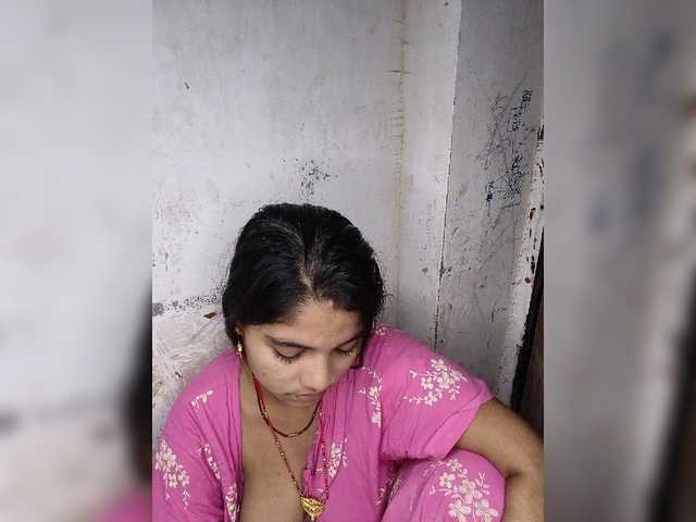 Tunnidelhi live cam on BongaCams
