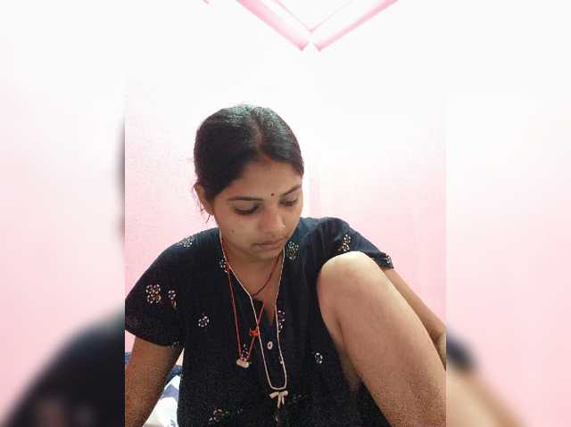 Tunnidelhi live cam on BongaCams