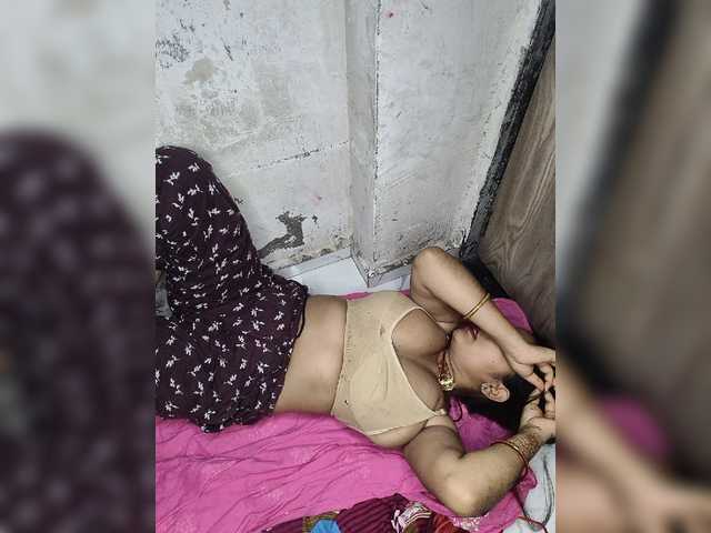 Tunnidelhi live cam on BongaCams
