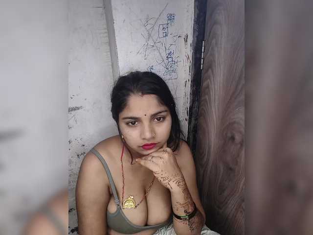 Tunnidelhi live cam on BongaCams