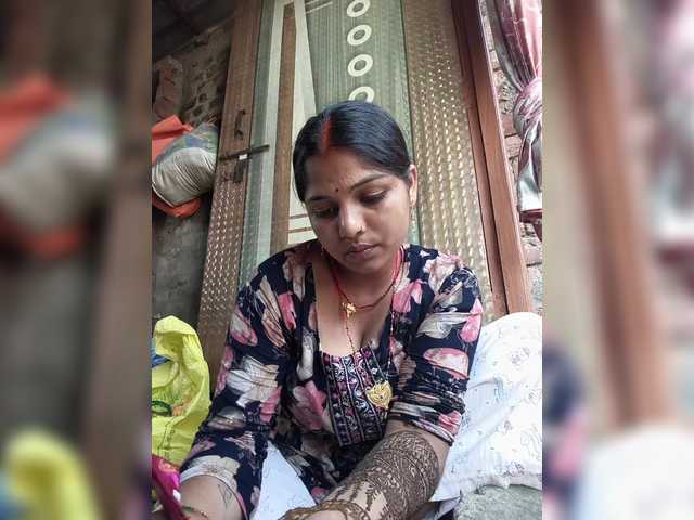 Tunnidelhi live cam on BongaCams