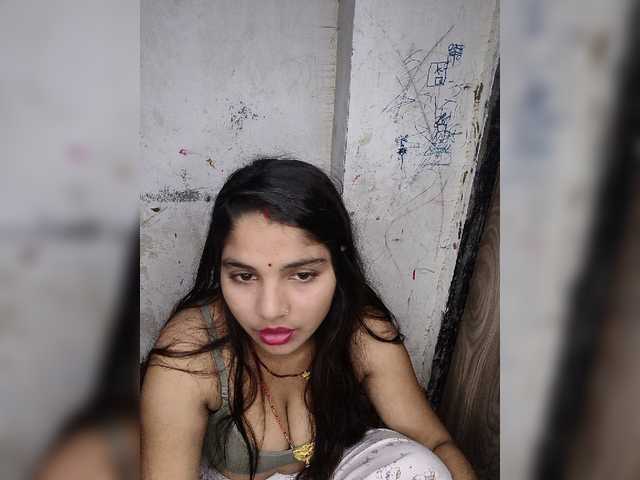 Tunnidelhi live cam on BongaCams