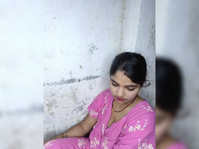 Tunnidelhi live cam on BongaCams