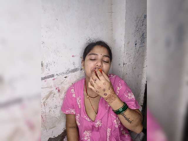 Tunnidelhi live webcam show