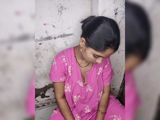 Tunnidelhi live cam on BongaCams