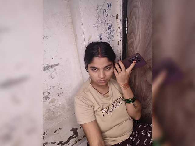Tunnidelhi live webcam show