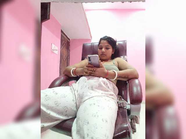 Tunnidelhi live cam on BongaCams