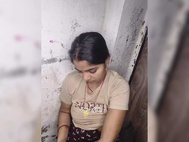 Tunnidelhi live cam on BongaCams