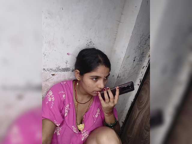 Tunnidelhi live webcam show