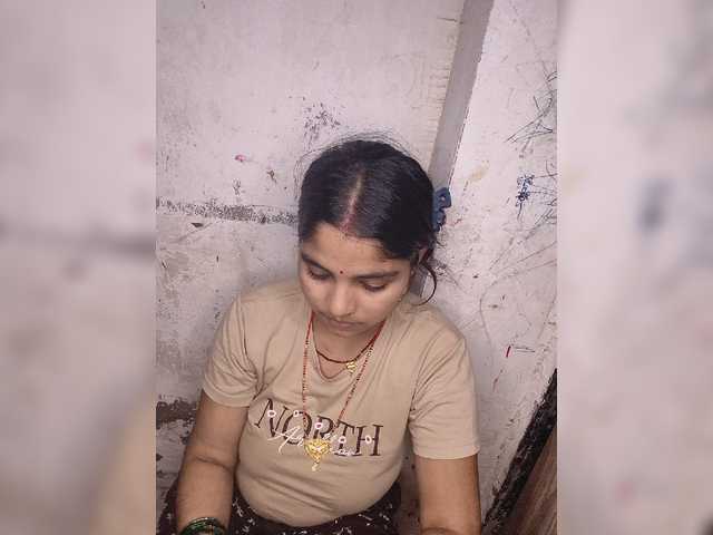 Tunnidelhi live webcam show