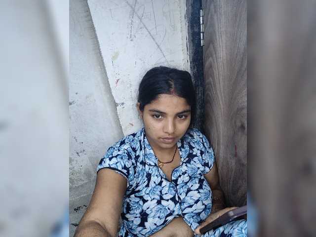 Tunnidelhi live cam on BongaCams