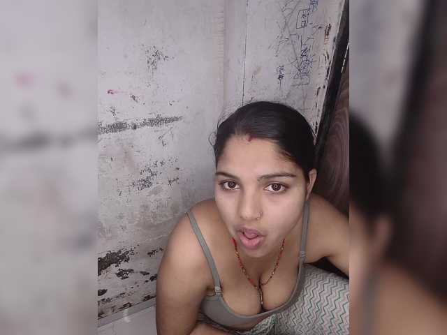 Tunnidelhi live cam on BongaCams