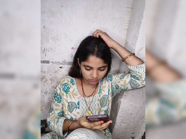 Tunnidelhi live cam on BongaCams
