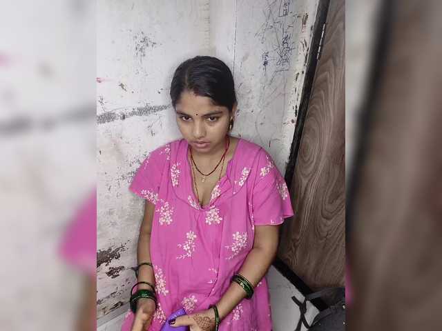 Tunnidelhi live webcam show