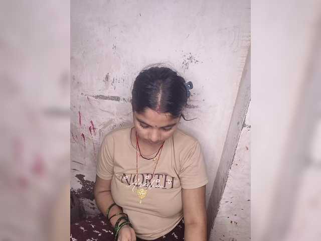 Tunnidelhi live webcam show