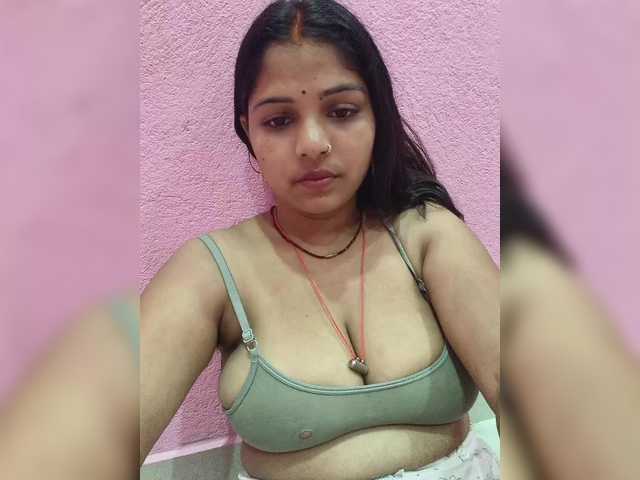 Tunnidelhi live cam on BongaCams