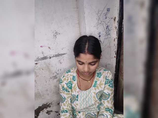 Tunnidelhi live cam on BongaCams