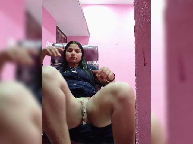 Tunnidelhi live cam on BongaCams