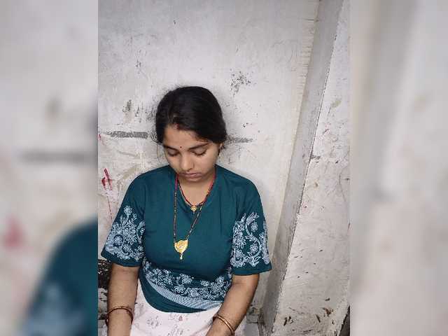 Tunnidelhi live cam on BongaCams