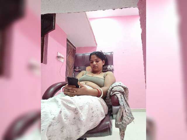 Tunnidelhi live cam on BongaCams