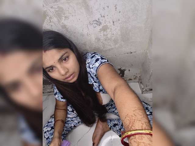 Tunnidelhi live cam on BongaCams