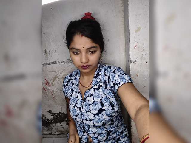 Tunnidelhi live cam on BongaCams