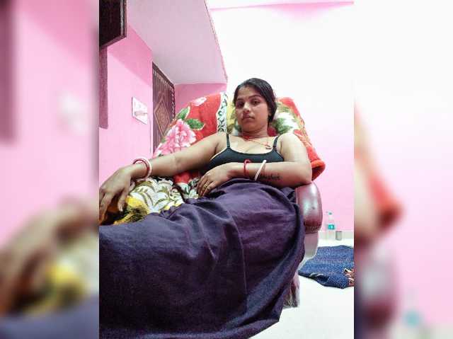 Tunnidelhi live cam on BongaCams
