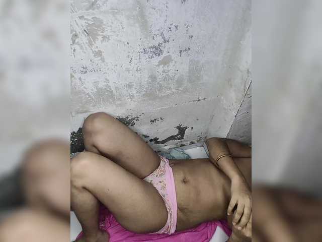 Tunnidelhi live cam on BongaCams