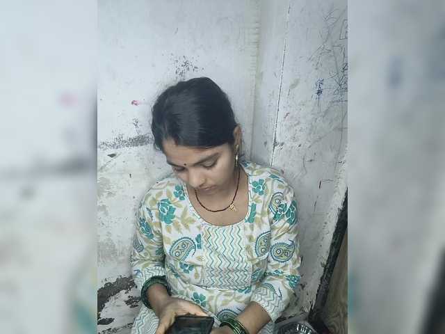 Tunnidelhi live cam on BongaCams