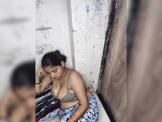 Tunnidelhi live cam on BongaCams