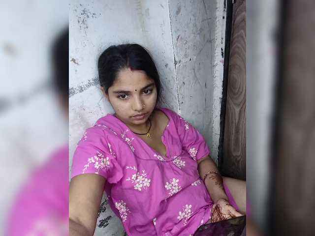Tunnidelhi live cam on BongaCams