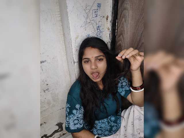 Tunnidelhi live cam on BongaCams