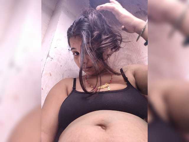 Tunnidelhi live cam on BongaCams