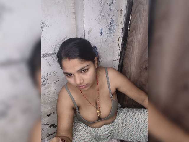 Tunnidelhi live cam on BongaCams