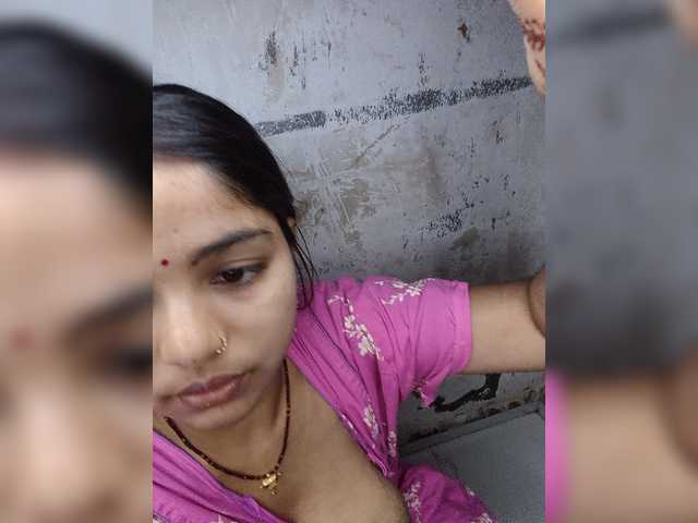 Tunnidelhi live cam on BongaCams