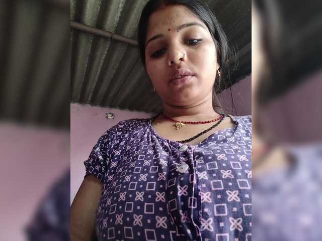 Tunnidelhi live cam on BongaCams