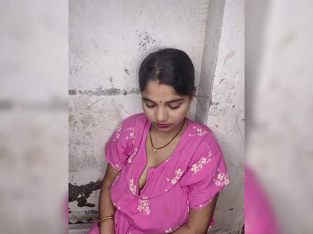 Tunnidelhi live cam on BongaCams