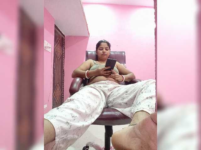 Tunnidelhi live cam on BongaCams