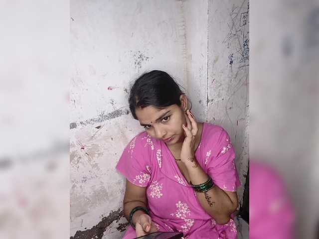 Tunnidelhi live webcam show