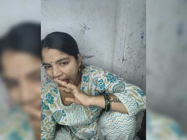 Tunnidelhi live cam on BongaCams