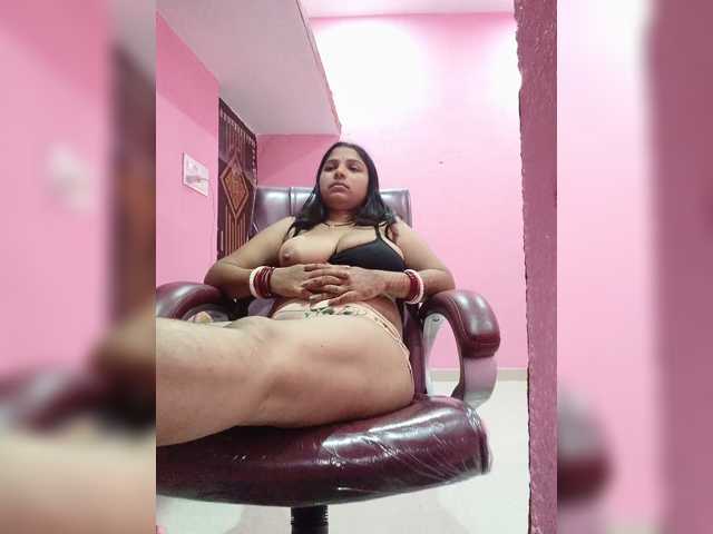 Tunnidelhi live cam on BongaCams