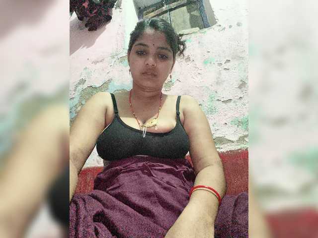 Tunnidelhi live cam on BongaCams