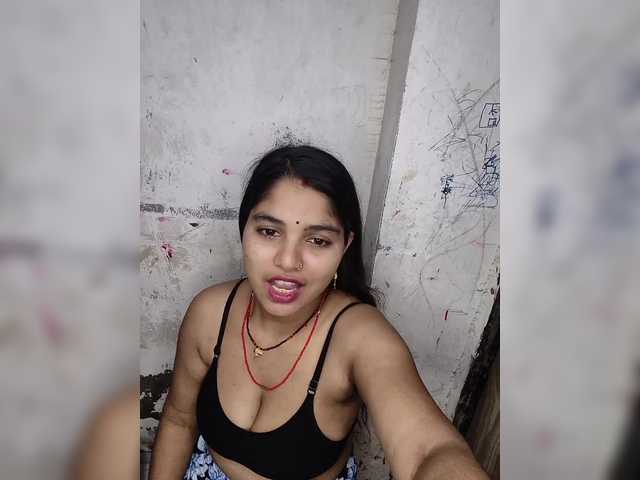 Tunnidelhi live webcam show