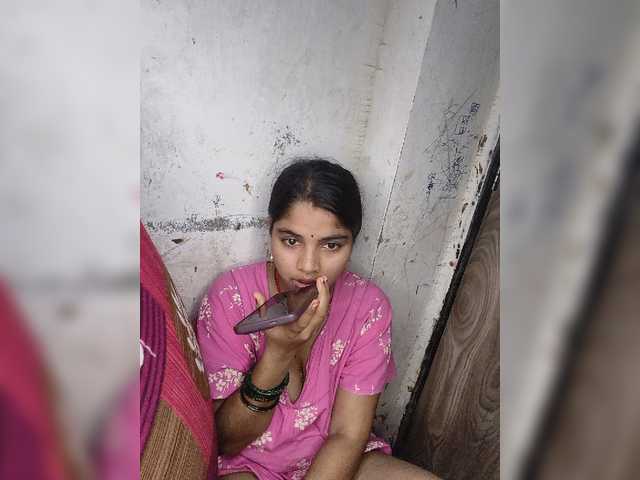 Tunnidelhi live webcam show