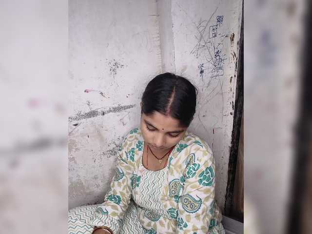Tunnidelhi live cam on BongaCams